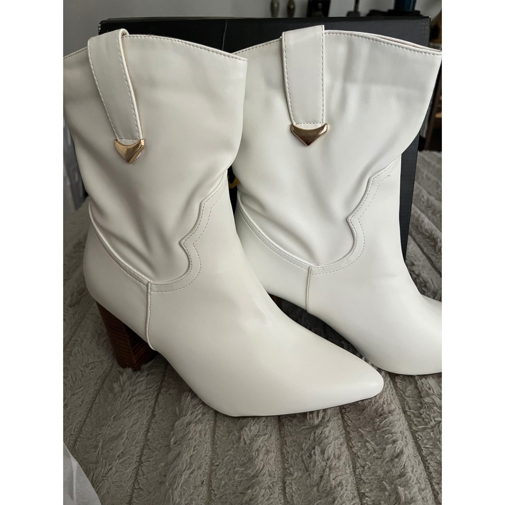 Lulus Taryne White PU Pointed Toe Mid-Calf Western Boots Size 10
